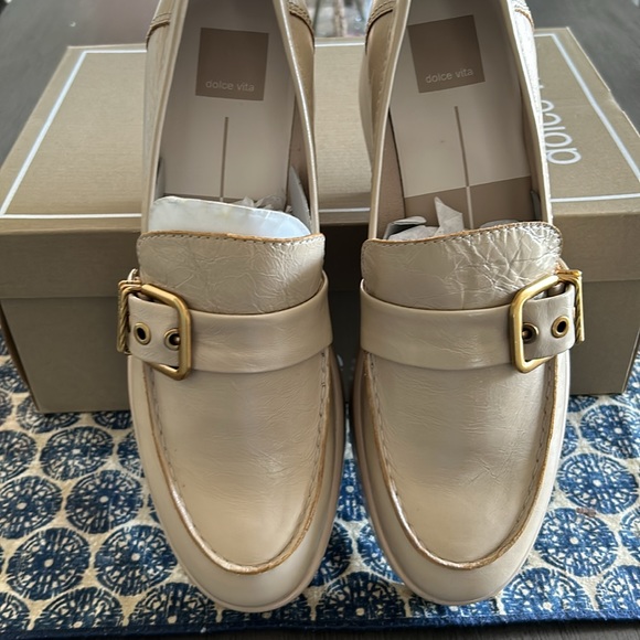 Dolce Vita Yonder Loafers - Picture 2 of 9